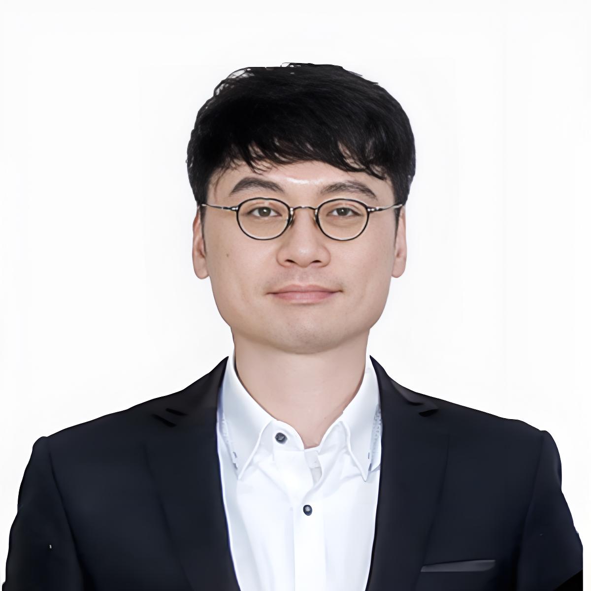 资深会计师 Sam Fung