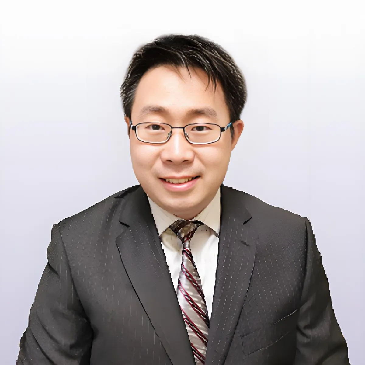 资深会计师 Ulysses Tsang